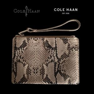 🔥BOGO under $20🔥 Cole Haan Wristlet